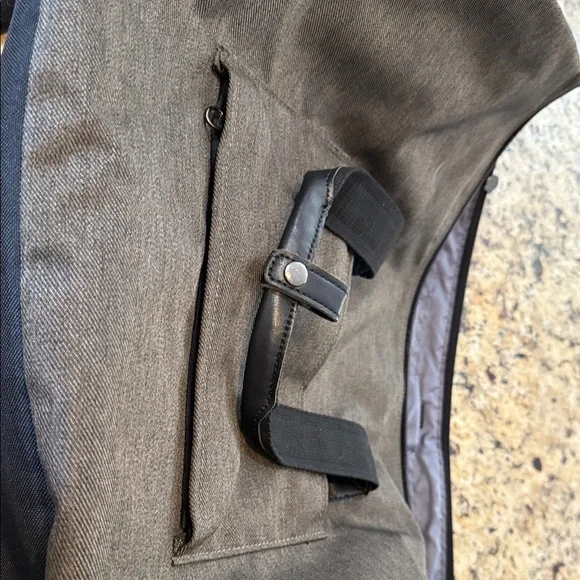 Grey Men's duffle and garment Bag - Picture 4 of 4